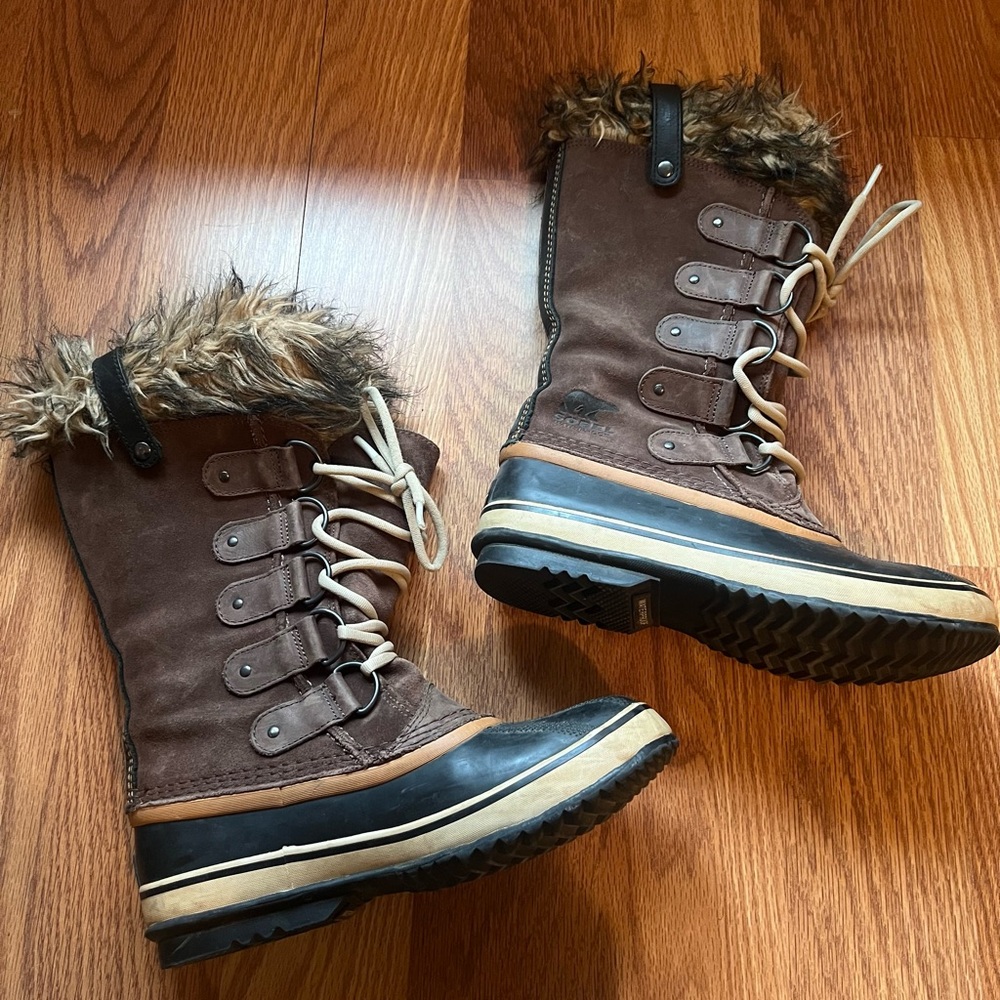Joan of Arctic women’s waterproof boot